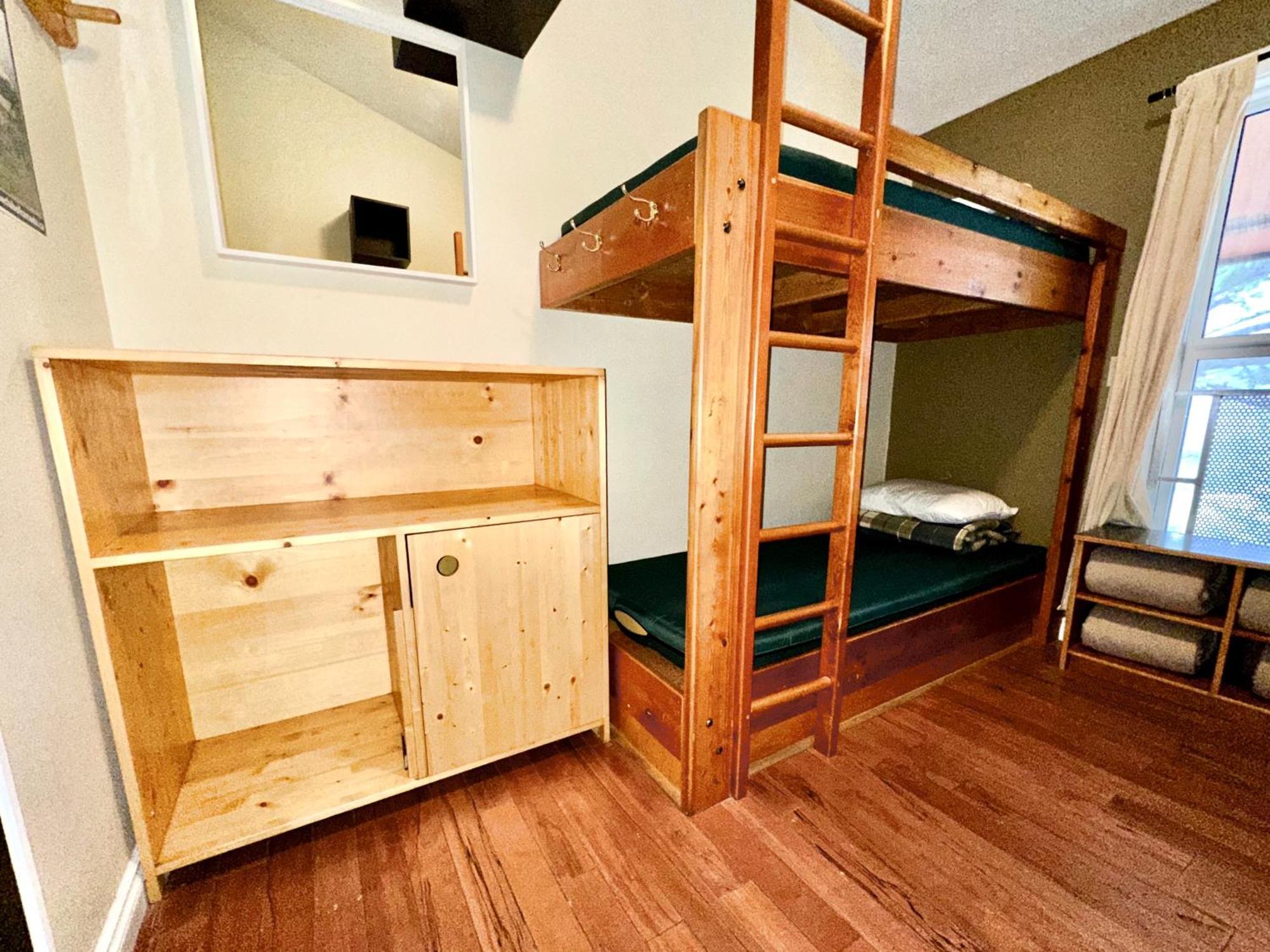Canmore Alpine Hostel - Alpine Club Of Canada מראה חיצוני תמונה