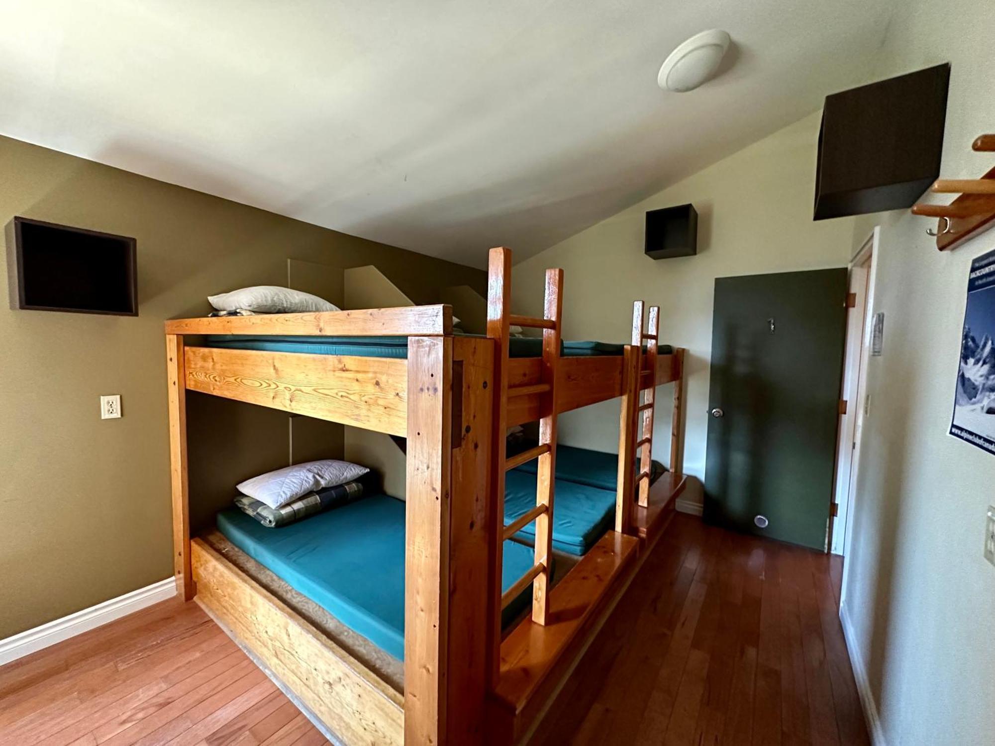 Canmore Alpine Hostel - Alpine Club Of Canada מראה חיצוני תמונה