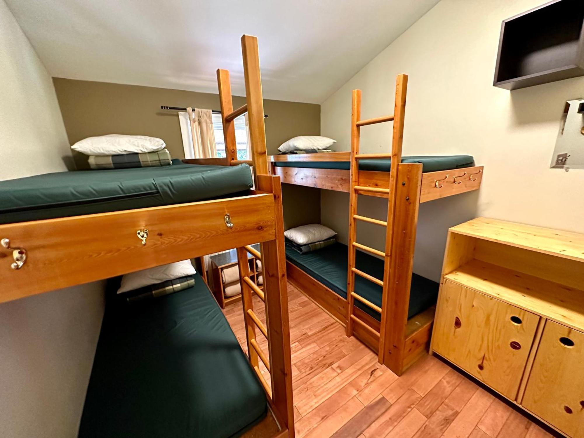 Canmore Alpine Hostel - Alpine Club Of Canada מראה חיצוני תמונה