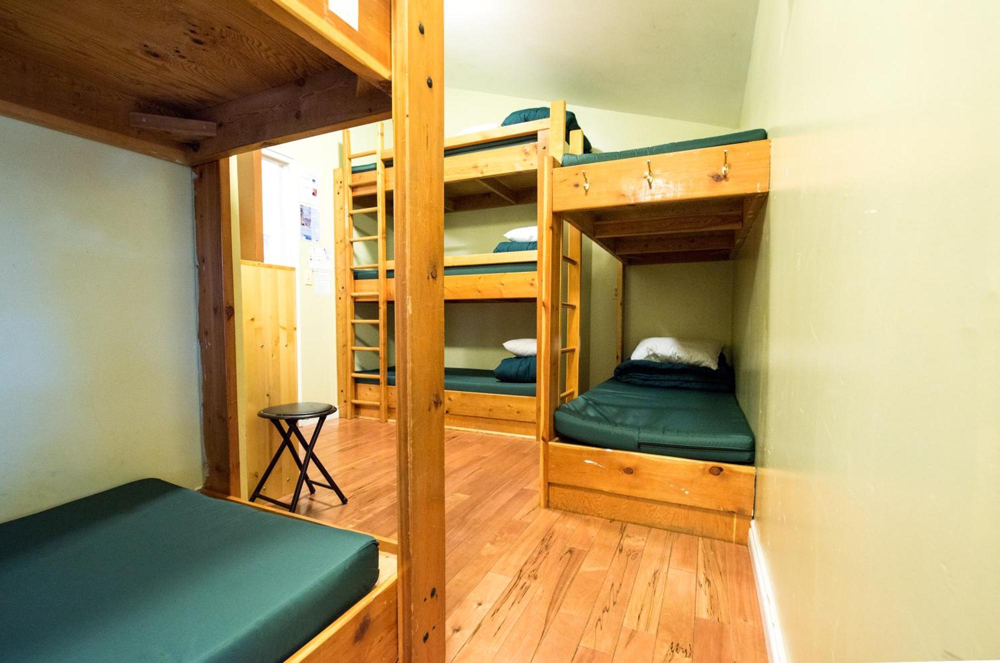 Canmore Alpine Hostel - Alpine Club Of Canada מראה חיצוני תמונה