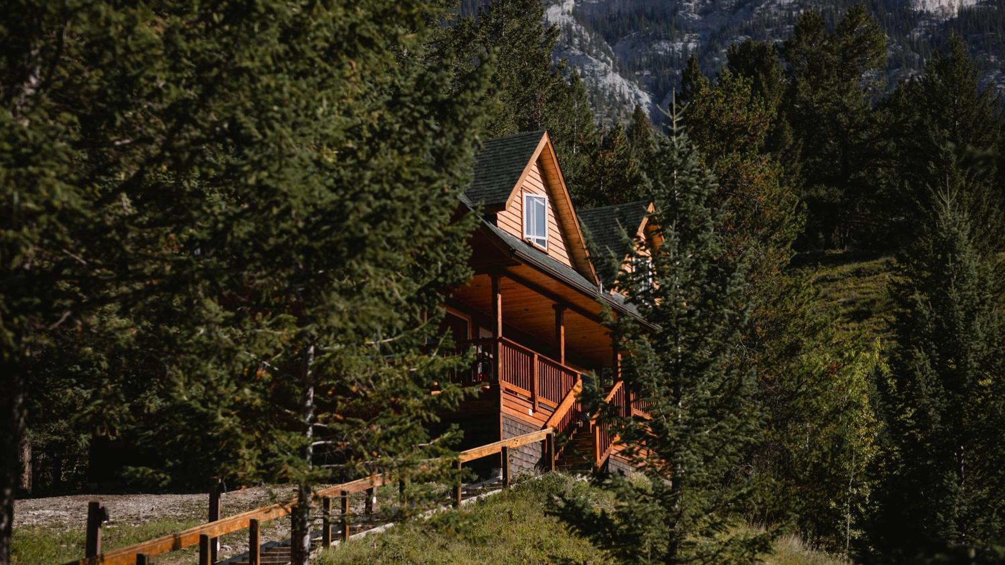 Canmore Alpine Hostel - Alpine Club Of Canada מראה חיצוני תמונה