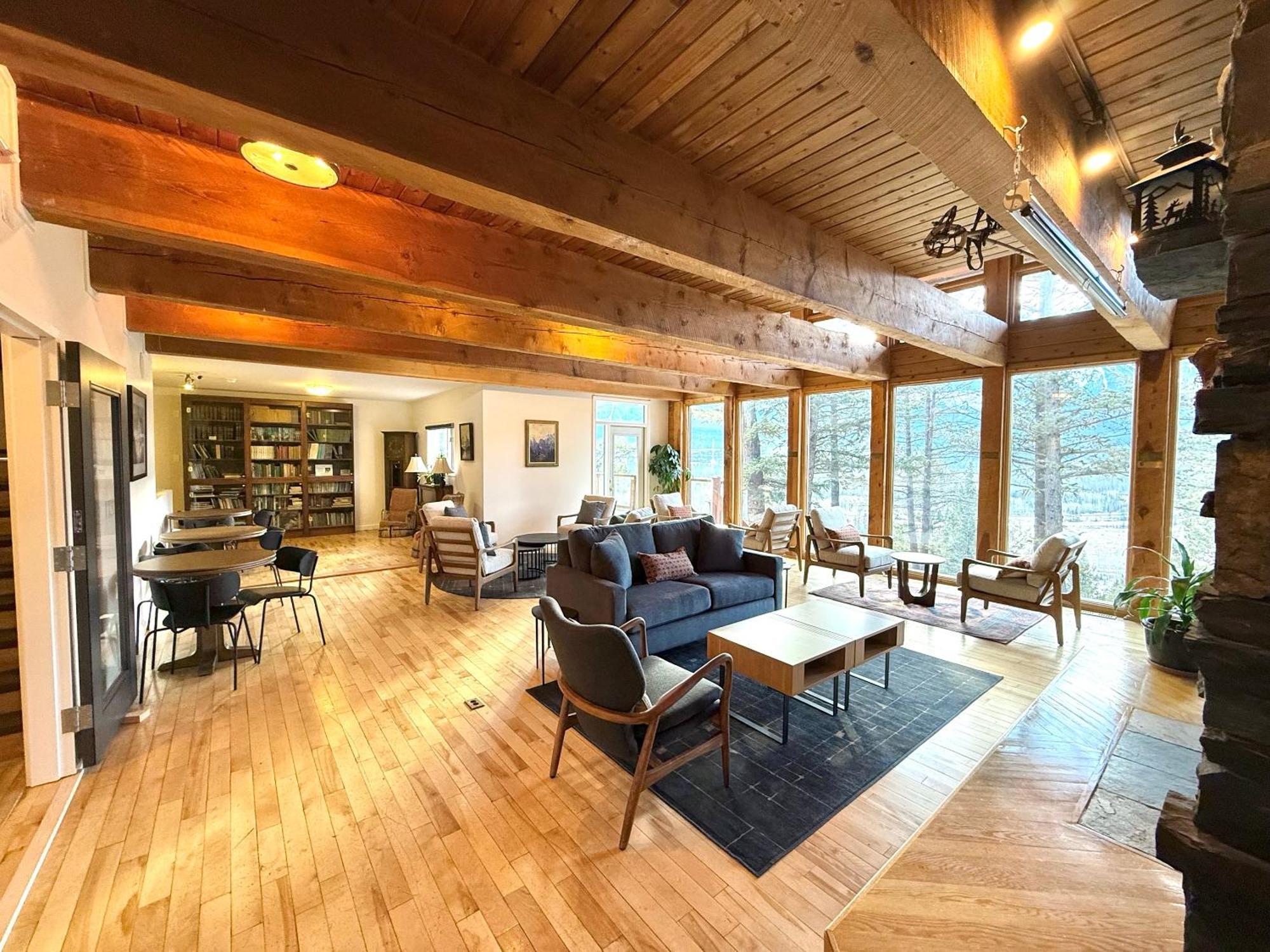 Canmore Alpine Hostel - Alpine Club Of Canada מראה חיצוני תמונה