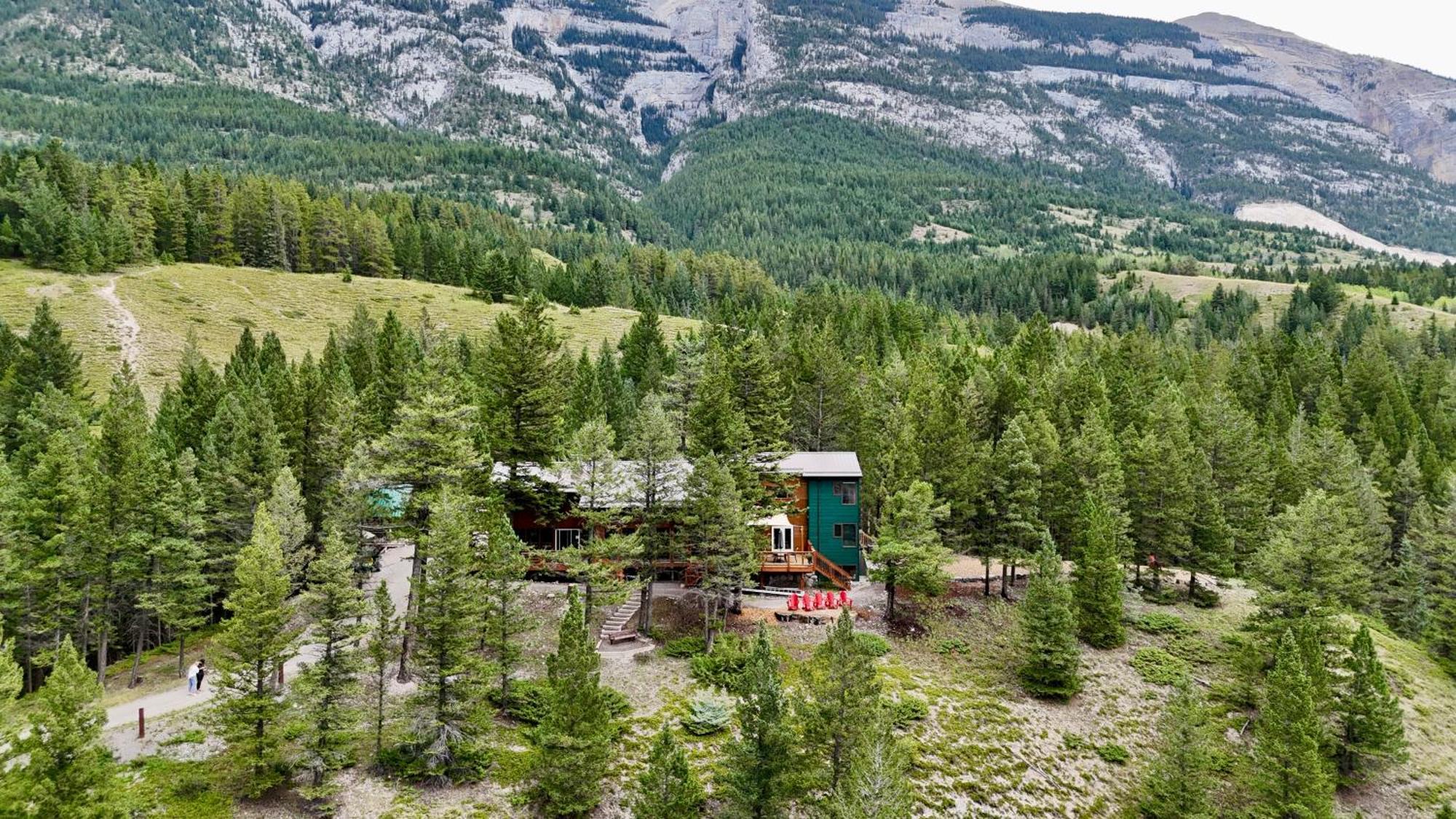 Canmore Alpine Hostel - Alpine Club Of Canada מראה חיצוני תמונה