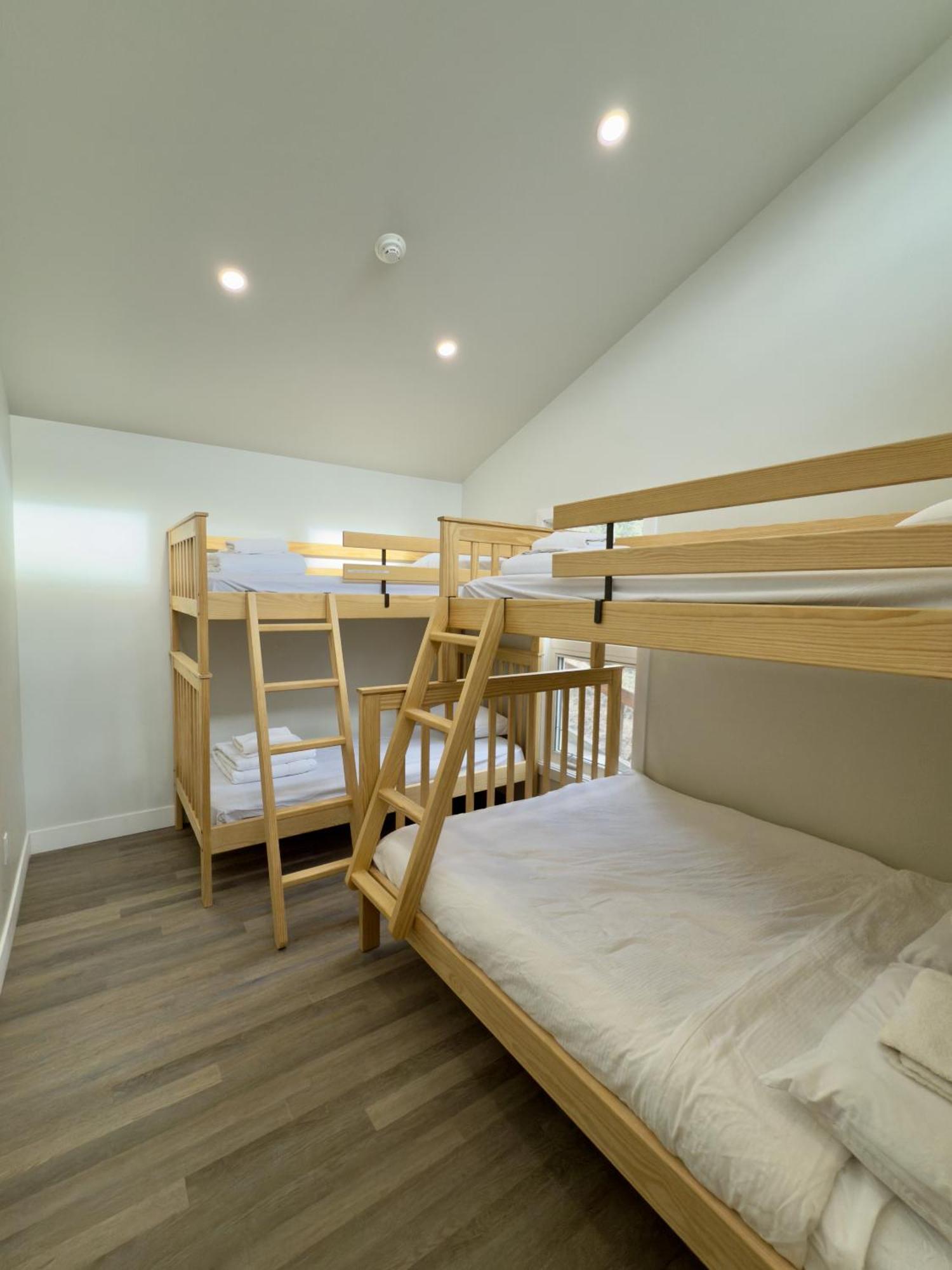 Canmore Alpine Hostel - Alpine Club Of Canada מראה חיצוני תמונה