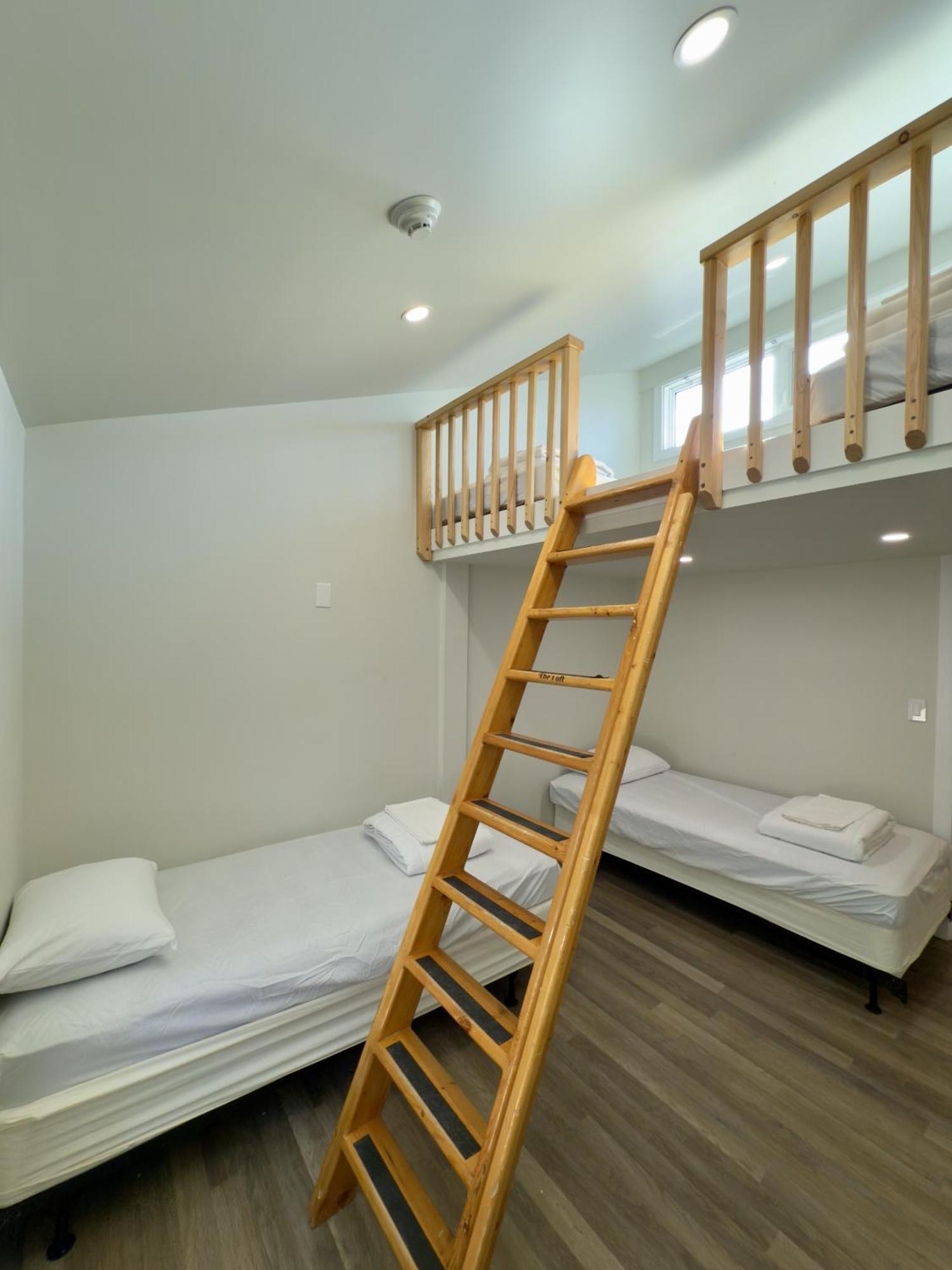 Canmore Alpine Hostel - Alpine Club Of Canada מראה חיצוני תמונה